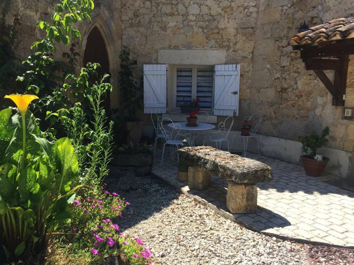Le Prieure Bed & Breakfast Saint-Pey-de-Castets Exterior photo
